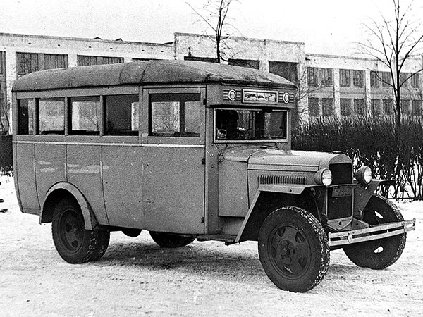 Служебный микроавтобус ГАЗ 03-30