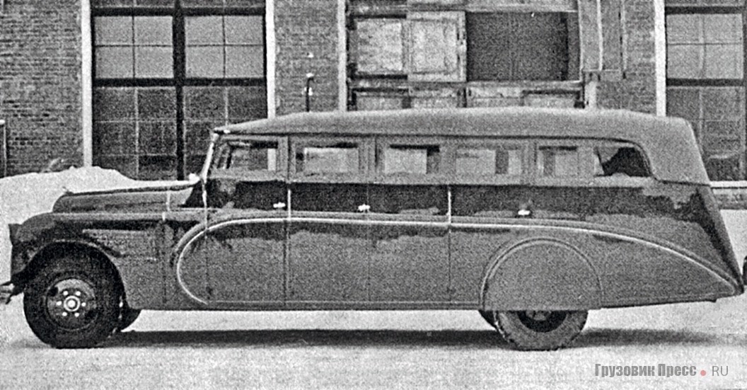 Вид слева автобуса НАТИ на шасси ЗИС-8 в обтекаемом кузове со съёмным верхом. Москва, территория НАТИ, февраль 1935 г.