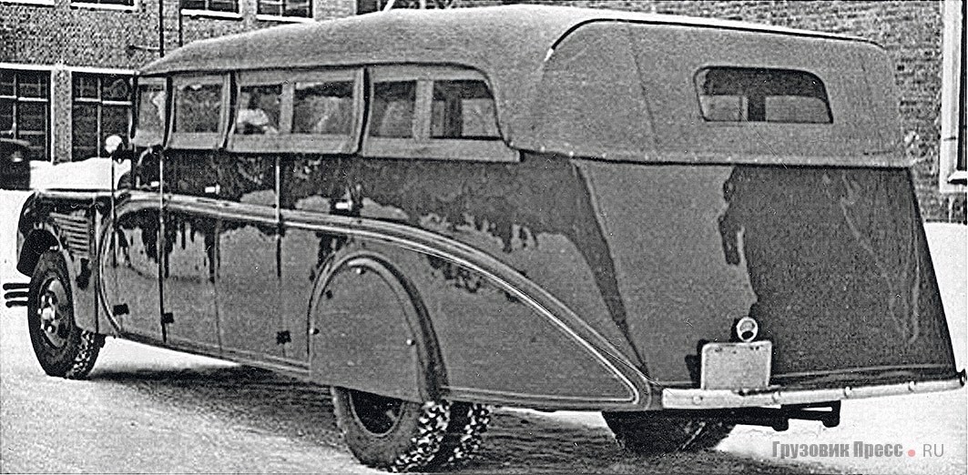 Автобус НАТИ на шасси ЗИС-8 в обтекаемом кузове со съёмным верхом. Вид слева сзади. Москва, территория НАТИ, февраль 1935 г.