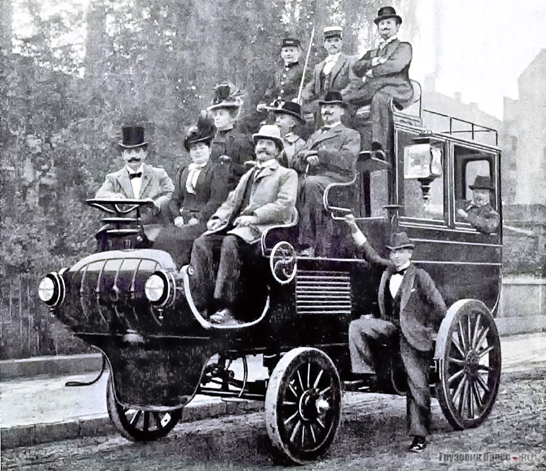 Почтовый электрический омнибус Mail Coach немецкой фирмы Kühlstein Wagenbau-Gesellschaft OHG произвёл фурор на Международной автомобильной выставке в Берлине в сентябре 1899 г.
