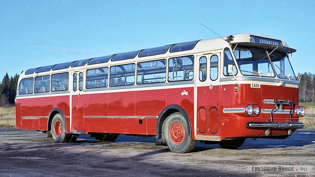 Типичный шведский автобус на шасси Volvo B65506, выпущен Arvika Karosserifabrik в 1966 году для автобусной компании GDG. Характерная деталь – рама навески плужного снегоочистителя