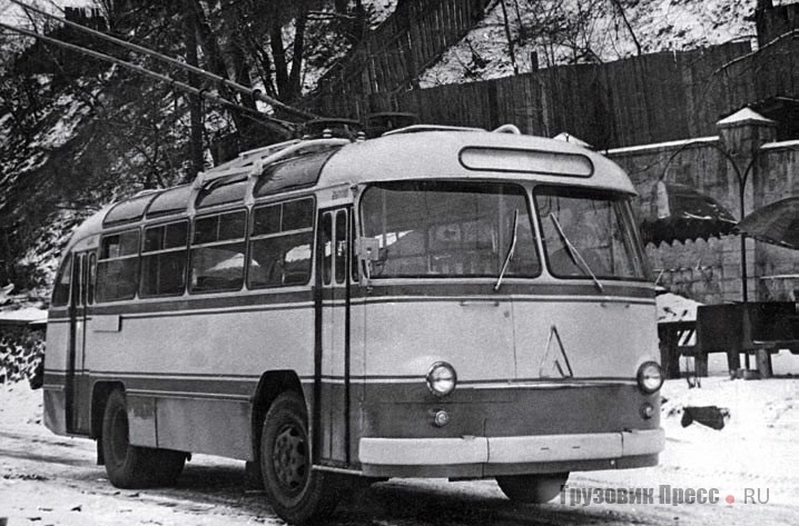 Опытный ЛАЗ-695Т, выпущенный в количестве 10 штук, стал прообразом троллейбуса «Киев-5»