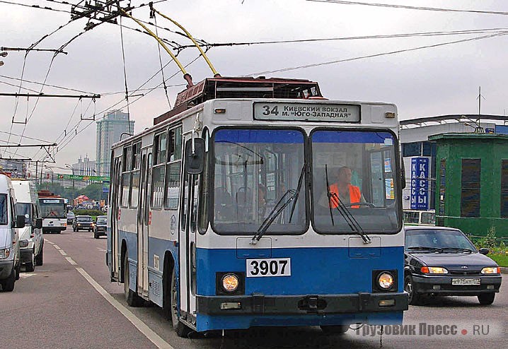 Более 500 троллейбусов ЮМЗ Т-2, выпущенных с 1994 г., известны не только на Украине, но и в Ашхабаде, Москве, Ростове-на-Дону и Кишинёве