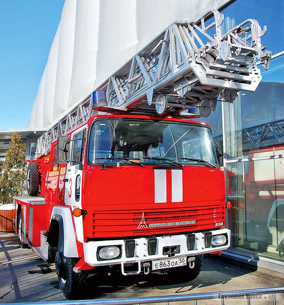 Пожарная автолестница. Пожарная автолестница магирус. DL-50 Iveco-Magirus. Автолестница Ивеко магирус. Магирус автолестница ал-50.