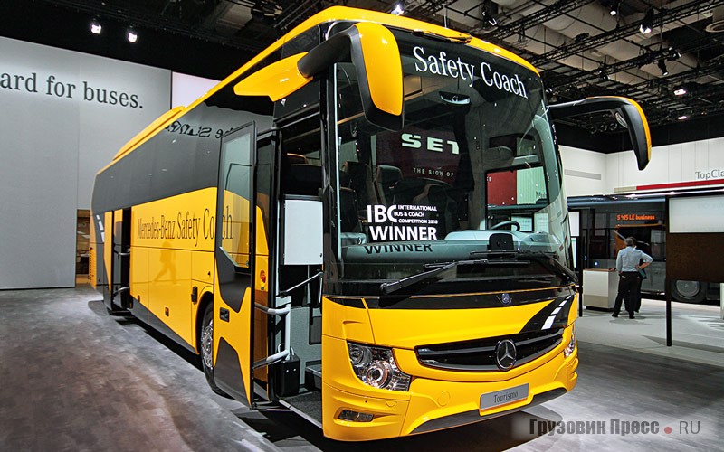 Mercedes Benz Tourismo «Safety Coach» – флагман туристических автобусов Daimler – оснащён системой стабилизации ESP и системой экстренного торможения Active Brake Assist, адаптированной под такие транспортные средства