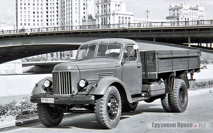В октябре 1957-го в серию пошёл ЗИЛ-164. Через 4 года его сменила  модификация ЗИЛ-164А, в которой использовалась часть агрегатов от будущего ЗИЛ-130
