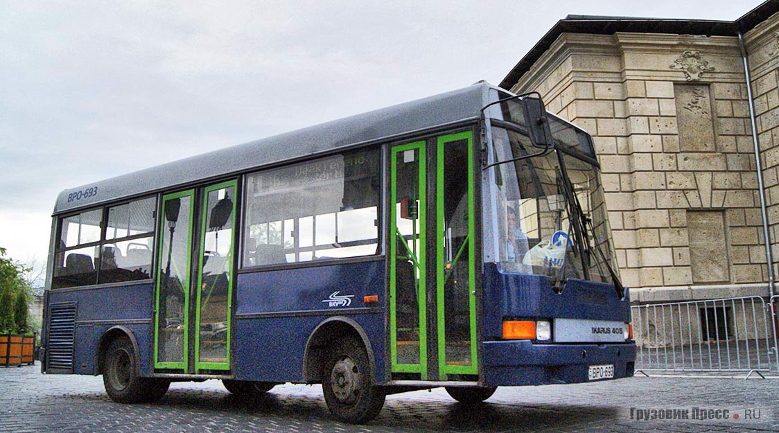 Автобусы Ikarus 405.06 на городских маршрутах Будапешта