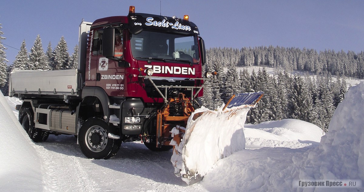 Снегоуборочная машина на шасси TGS18.480 шириной 2300 мм изготовлена для Швейцарии