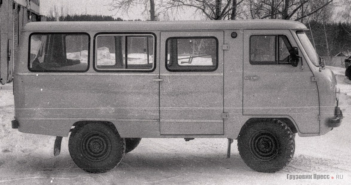 Микроавтобус ТАРЗ-2206 на шасси УАЗ-3303-01