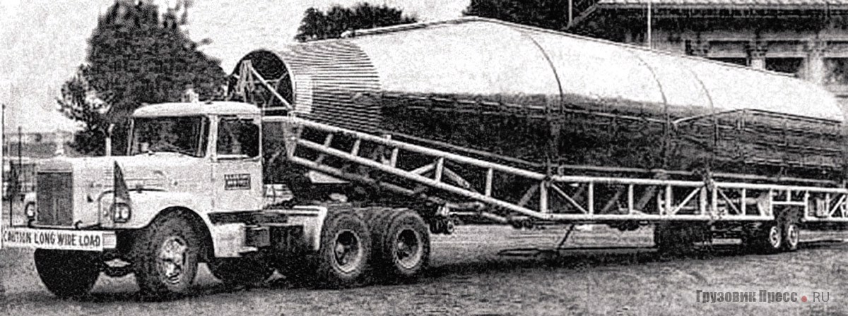 Brockway 260LQM с ракетой Atlas на полуприцепе раннего образца, 1959 г.