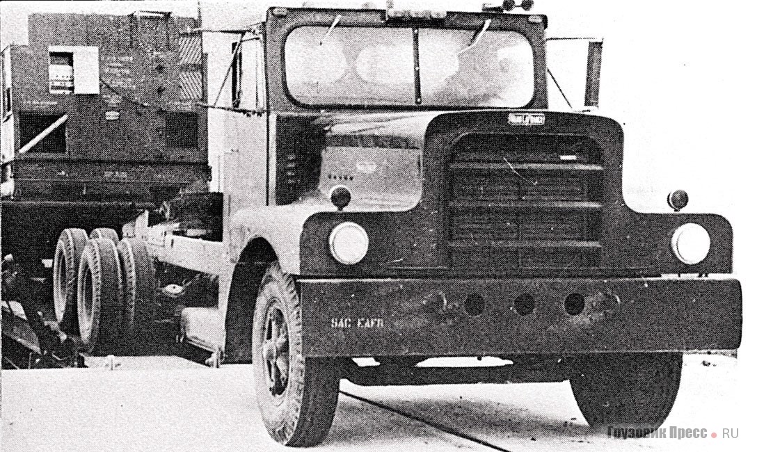 Длиннобазный седельный тягач Ward LaFrance D-450-T, 1962 г.