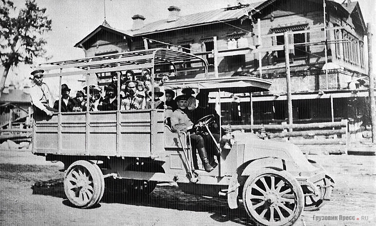 Старый свободный. Грузовик Renault Ep 1915. Грузовик Рено 1914. Алексеевск Свободный. Пензенский старинный транспорт.