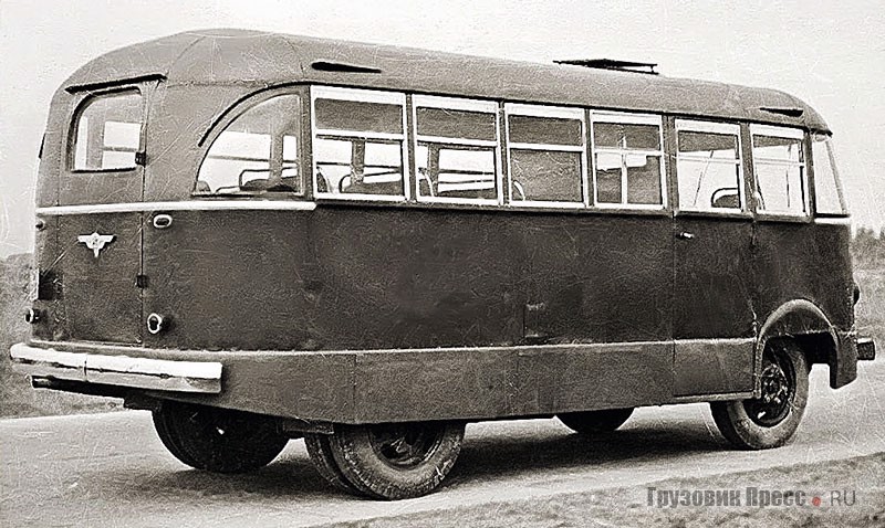 Дизайн автобуса получился запоминающимся, но совсем не современным даже для конца 1950-х. А вот почему задняя дверь навешена на правых петлях, осталось загадкой даже для испытателей