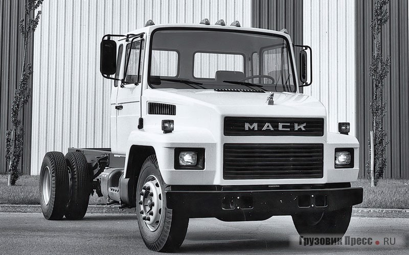 Среднетоннажник Mack Midliner CS 200/250/300 сочетал кабину 871 конструкции SAVIEM с американским стеклопластиковым оперением. Дизель Mack обладал самой совершенной системой впрыска V-MAC для своего времени