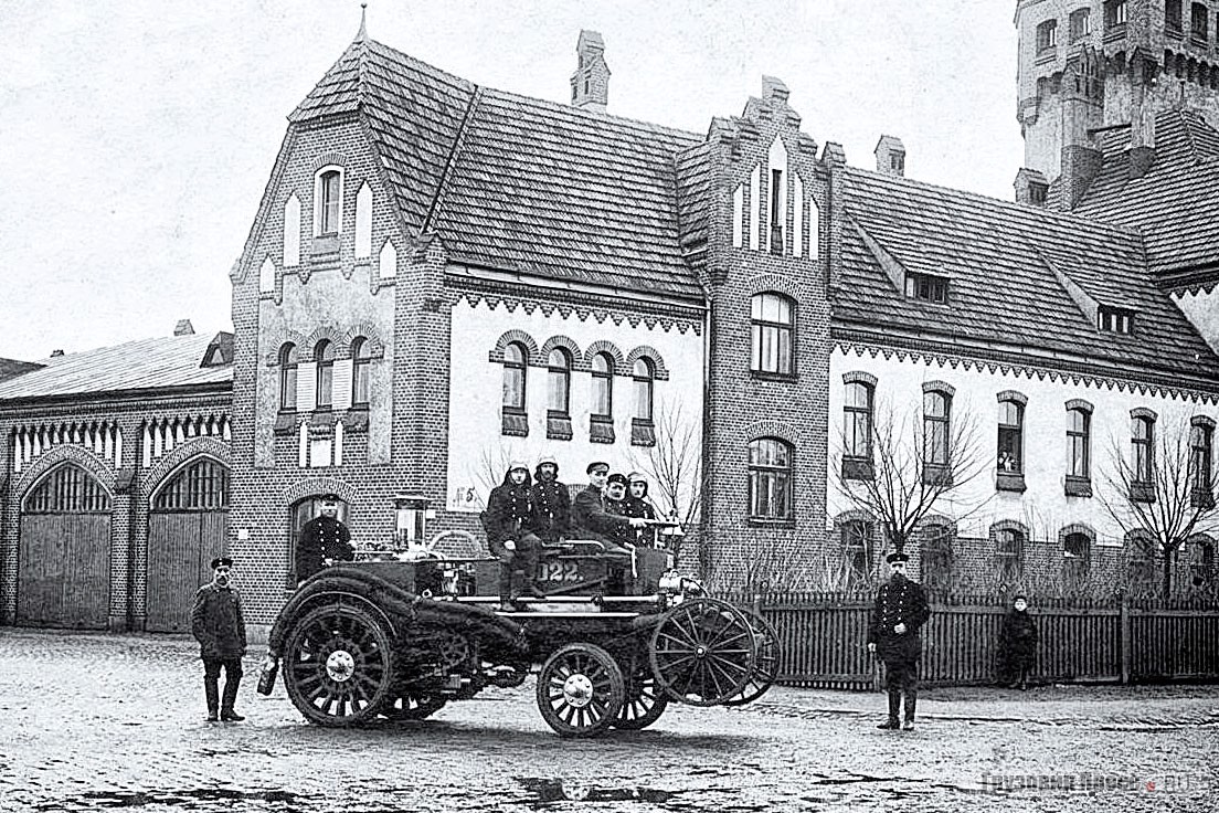 Балт старая. Руссо-Балт 1910 Курск. Руссо Балт д 24 40. Руссо-Балт d 24/40 HP» из Рижского моторного музея. Руссобалт пожарный Рига музей.