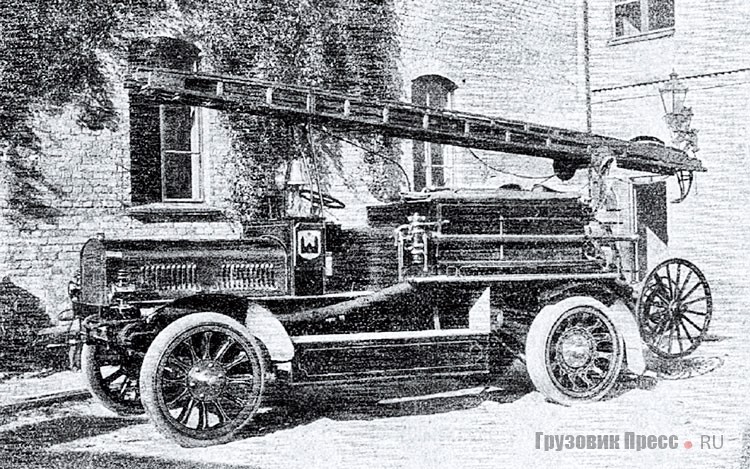 «Бензиномоторный» пожарный автомобиль Merryweather муниципальной пожарной команды Риги, 1913 г.