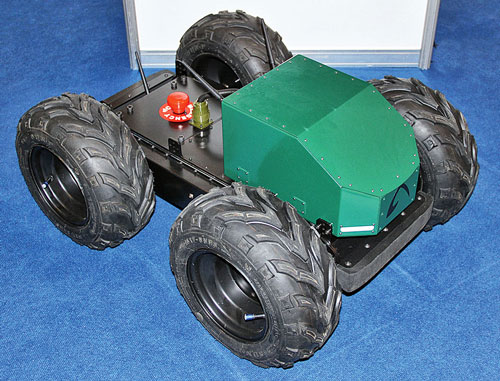 Дистанционно-управляемый робот «ОРКА» создан в инициативном порядке участниками состязаний роботов