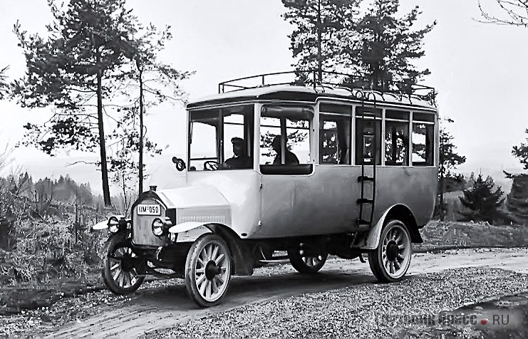 Почтовый автобус Saurer AM2 с двигателем мощностью 30 л.с. и кузовом производства фирмы Baader. 1915 г.