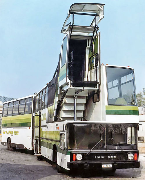 Сочленённый автобус Ikarus 695.01 с телескопическим трапом