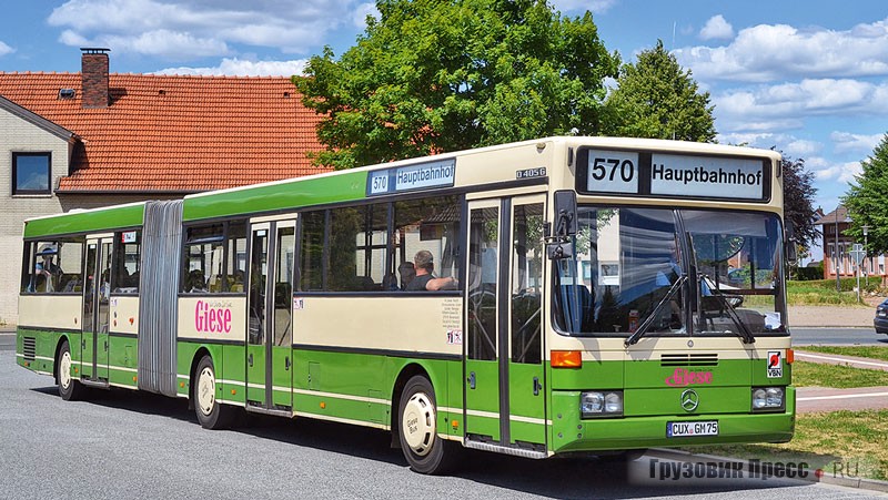 Автобус Mercedes-Benz O 405G с узлом сочленения фирмы Hübner GmbH