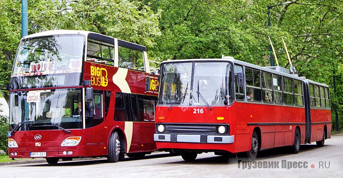 Залётные «китайцы» [b]Ankai[/b] уже вышли на экскурсионные маршруты, тогда как троллейбусы [b]Ikarus 280T[/b] не торопятся сдавать позиции на городских линиях