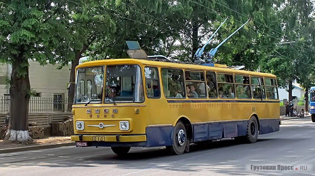 «Чёллима 74» стала первой моделью в истории пхеньянского троллейбуса, на который было установлено три входных двери с одной створкой. В 2013 г. мною было замечено два таких троллейбуса. Габаритные размеры по кузову – 10 850х2500х2970 мм. Максимальная скорость – 65 км/ч