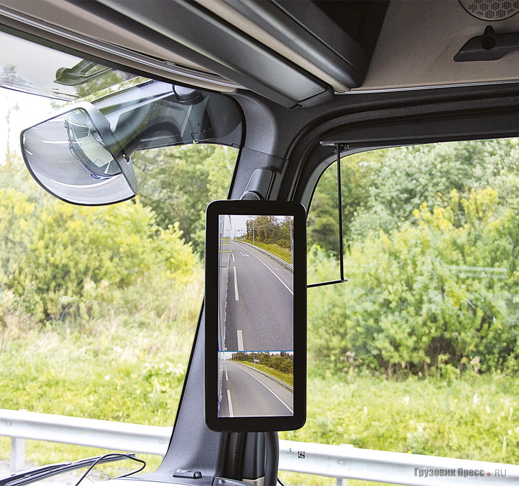 Mercedes Benz mirrorcam