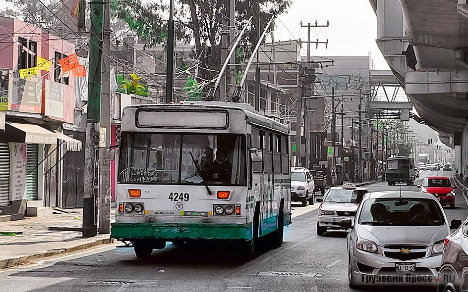 Старые троллейбусы MASA Somex S500T работают на небольших районных маршрутах в северной и южных частях города