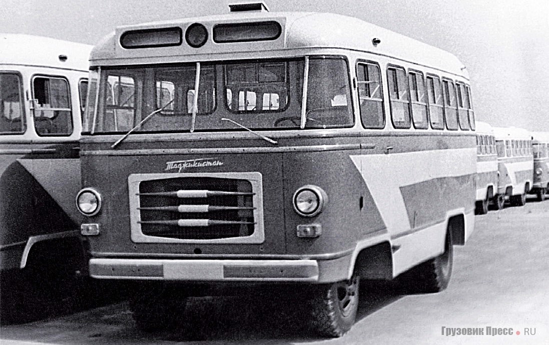 Первые автобусы завода. Модель «Т-1А»