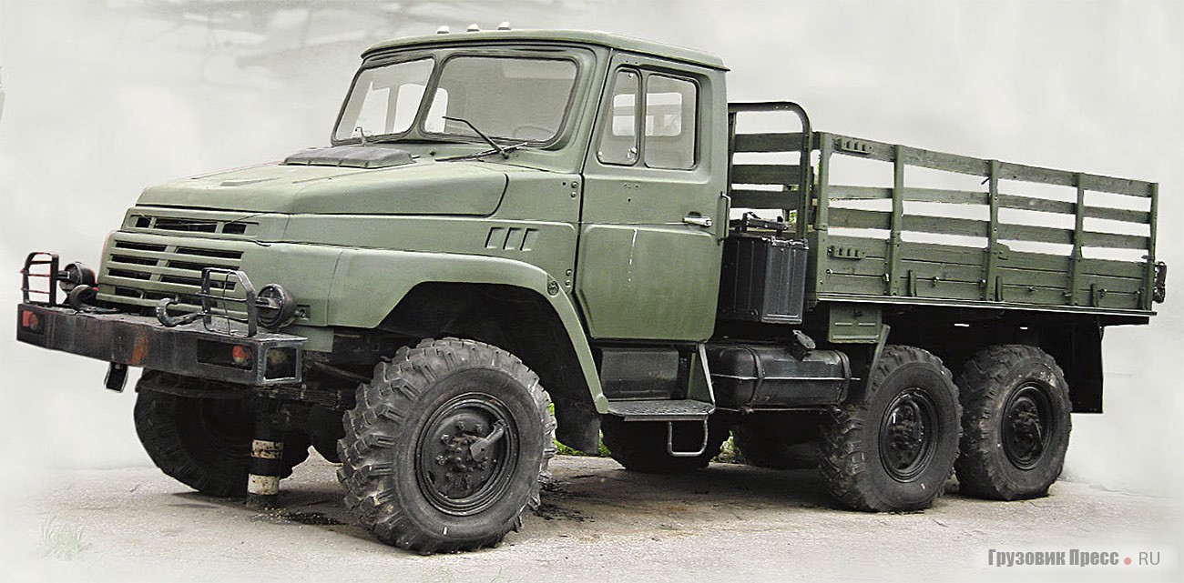 Опытный автомобиль ЗИЛ-433410 (1992 г.) разработан с учетом армейских требований