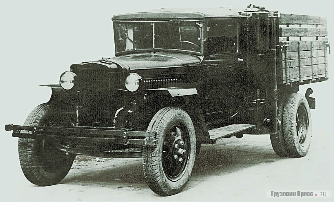 Тыловые полуторки из-за дефицита бензина работали в основном на древесных чурках – ГАЗ-42МВ. 1943–1945 гг.