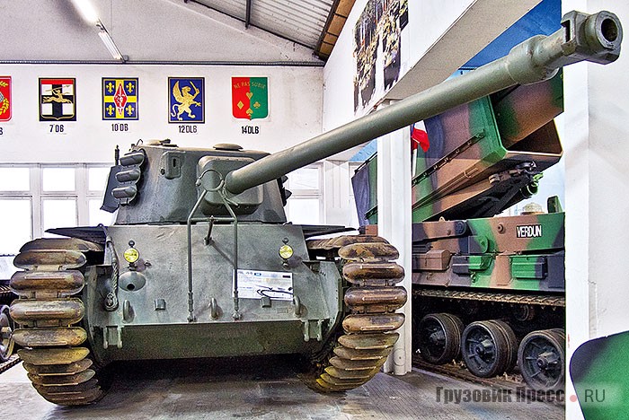 Первый французский послевоенный танк ARL-44 создавался втайне от оккупантов. За аббревиатурой скрывается название конструкторского бюро Ateliers de construction de Rueil, 44 – год разработки. Несмотря на то, что ARL-44 оставался наиболее защищённой (лоб – 120 мм) боевой машиной до появления современного танка Leclerc, в целом получился неудачным. Построили всего 60 машин. До наших дней дошло три образца