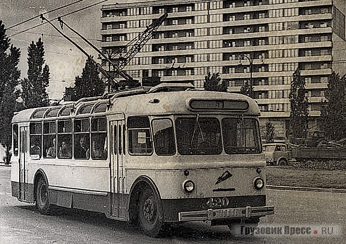 После реконструкции троллейбусы ТБЭ-С становились похожими на КТБ-1 и получали собственное наименование «Киев-3» КТБ-1 и «Киев-2»