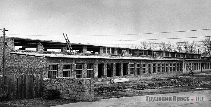 Строительство корпусов Нальчикского авторемонтного завода, 1965 г.
