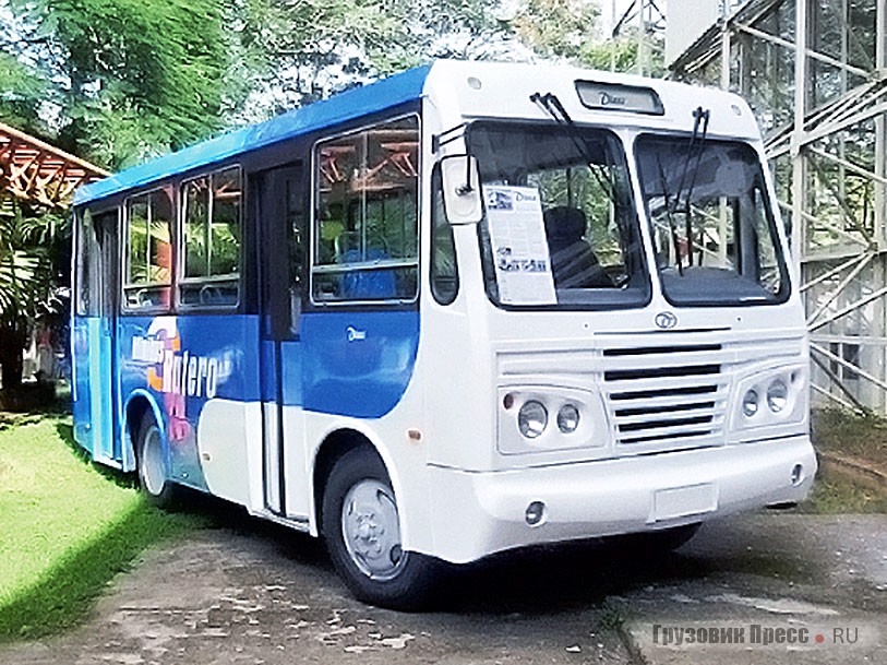 Один из первых серийных пригородных автобусов Diana DG.01D на шасси ПАЗ-32053. 2013 г.