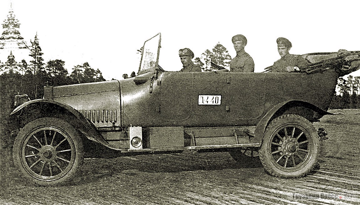 Штабной автомобиль «Руссо-Балт Е 15/35» специально разработан для нужд Русской императорской армии. Юго-Западный фронт, 1915 г.