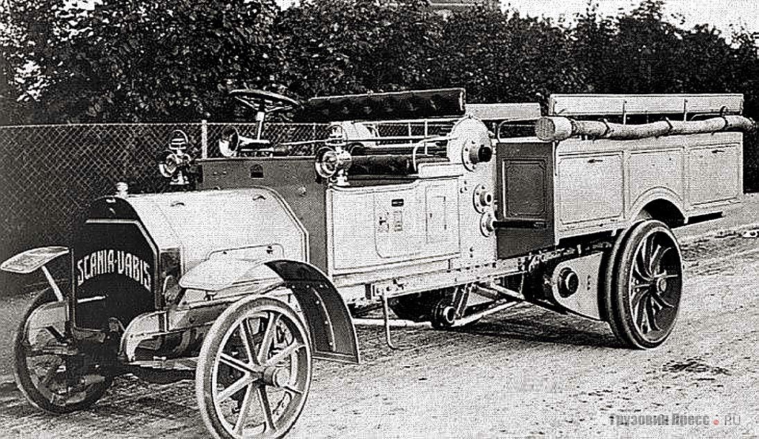 Специализированный 2-тонный грузовой автомобиль Scania-Vabis CLb. Mашина эксплуатировалась Водопроводным отделом ПГУ. Петербург, 1912 г.