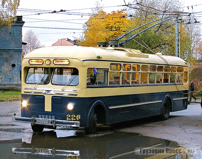 МТБ-82Д, образец 1947 г., один из самых лучших, восстановленных в мире. По степени достоверности может сравниться лишь с аналогичным троллейбусом в городе Кирове