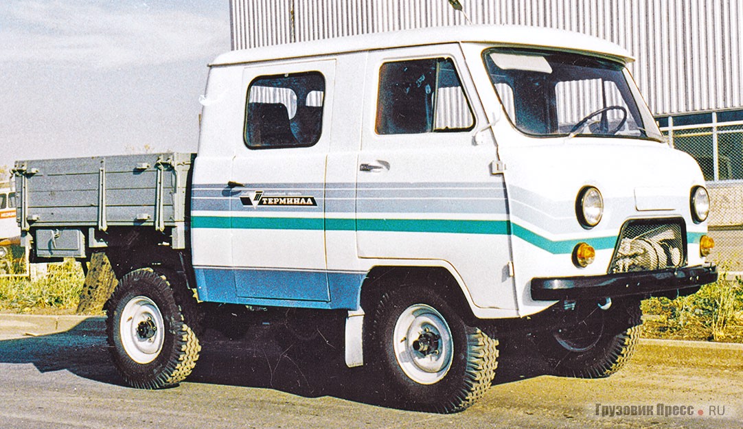 Большинство серийных гайских АПВ-У-05 имели штатную, но несколько укороченную деревянную платформу от УАЗ-3303