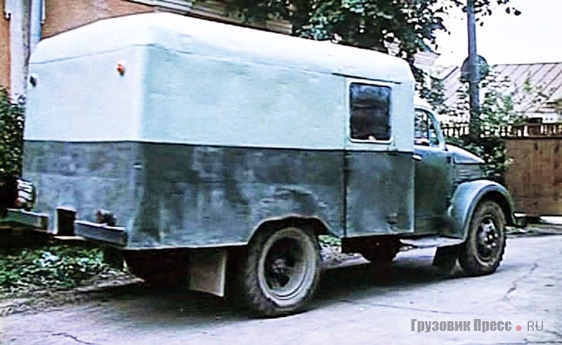 ГАЗ-51-АЗ с помещением караула в передней части кузова (к / ф «Охота на лис»)