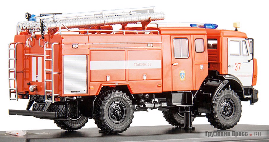 Пожарный АЦ-3,0-40 (43502). Одна из самых интересных моделей этого года
